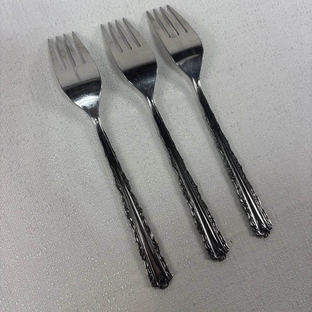 Oneida Deluxe CHERIE  Set of 3‎ Salad Forks 6 3/4